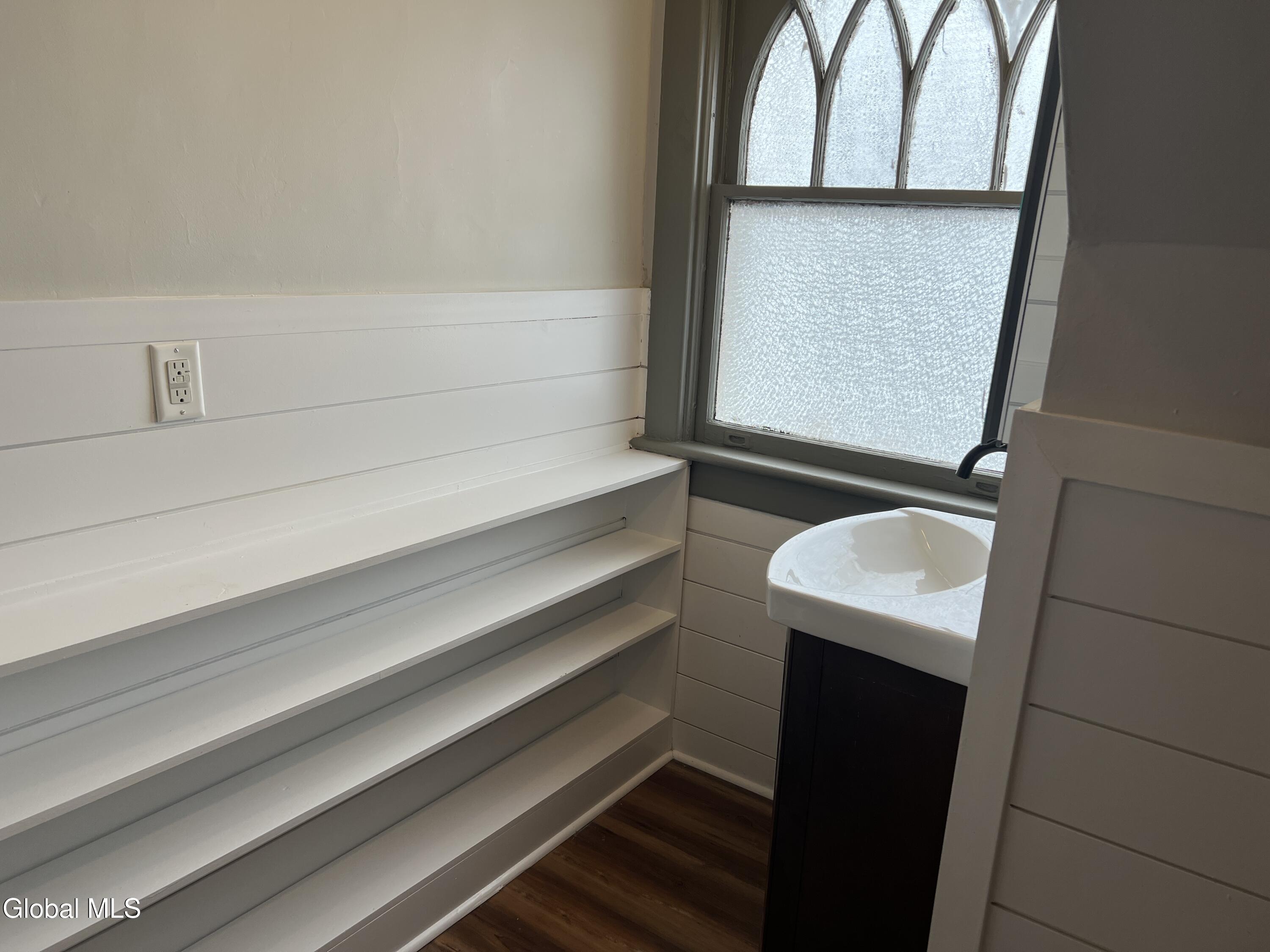 1114 Union Street, Unit 5 Schenectady, NY 12308 - Photo 10 of 30 Bathroom