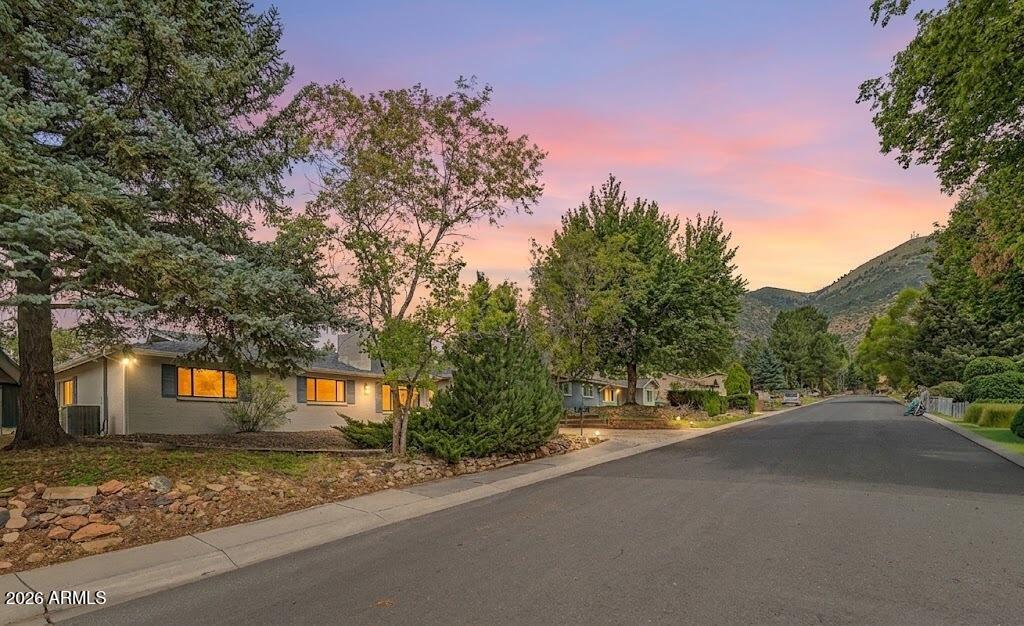 3207 North Manor Road Flagstaff, AZ 86004 - Photo 2 of 31 3207 N Manor Rd