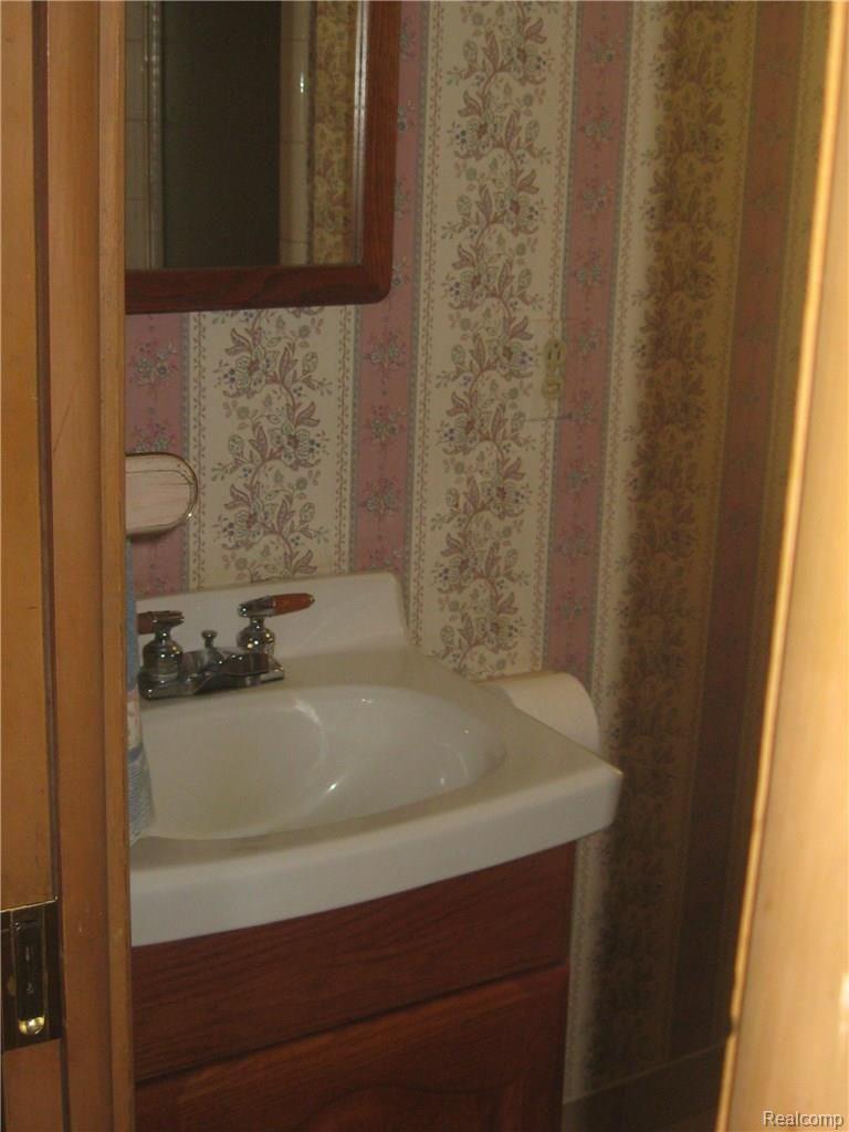 7251 Rattalee Lake Road Clarkston, MI 48348 - Photo 29 of 80 IMG_7022.JPG