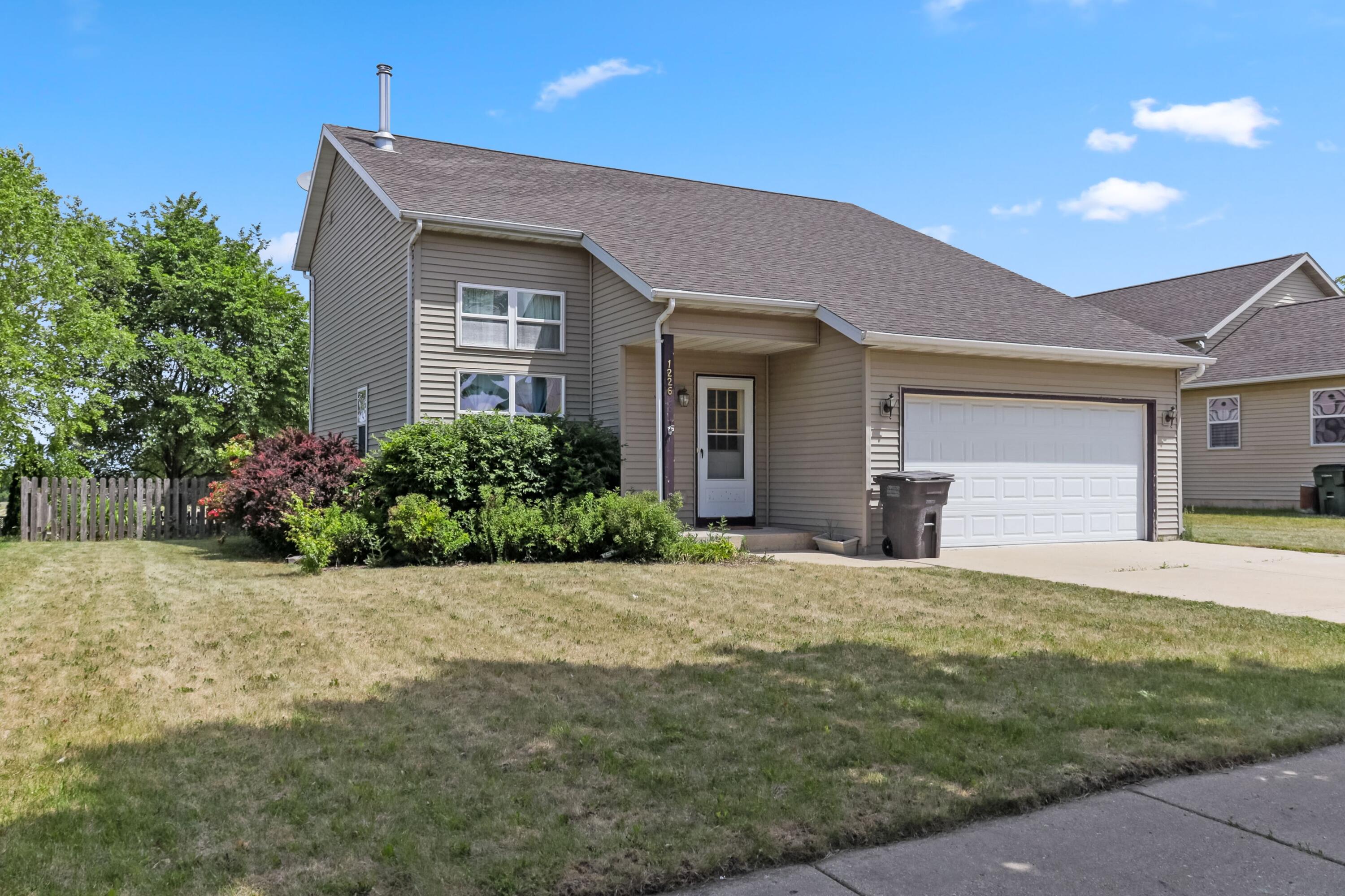 1226 Peninsula Lane Whitewater, WI 53190 - Photo 1 of 22 IMG_9751