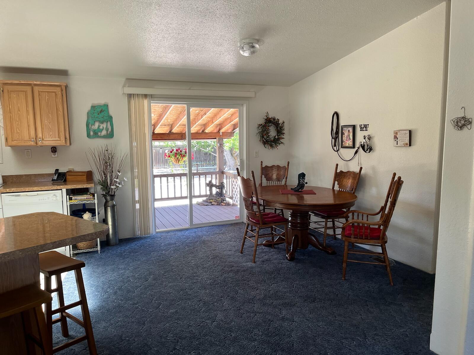 92 South T Street Lakeview, OR 97630 - Photo 4 of 33 Dining area