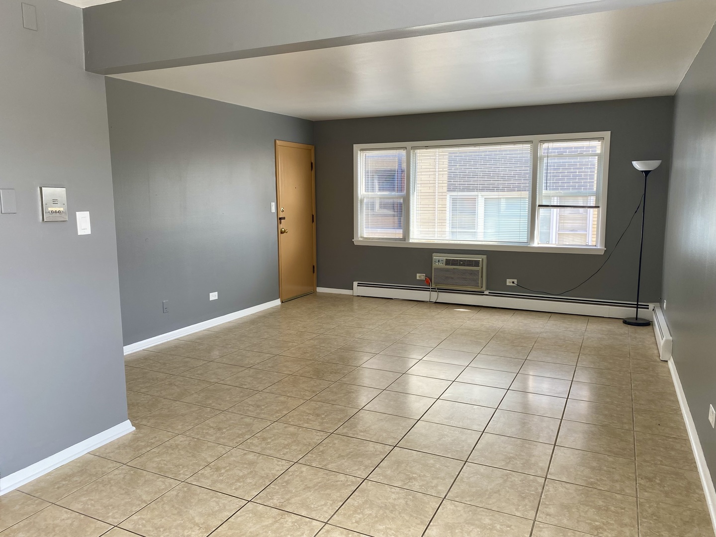 4345 West 63rd Street, Unit 2D Chicago, IL 60629 - Photo 3 of 12