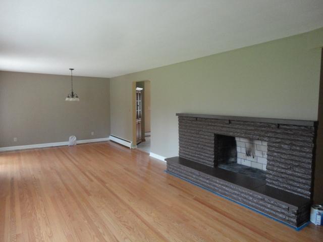 33 Country Club Road Grove City, PA 16127 - Photo 2 of 15 Living Room.