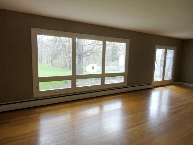 33 Country Club Road Grove City, PA 16127 - Photo 4 of 15 Living Room.