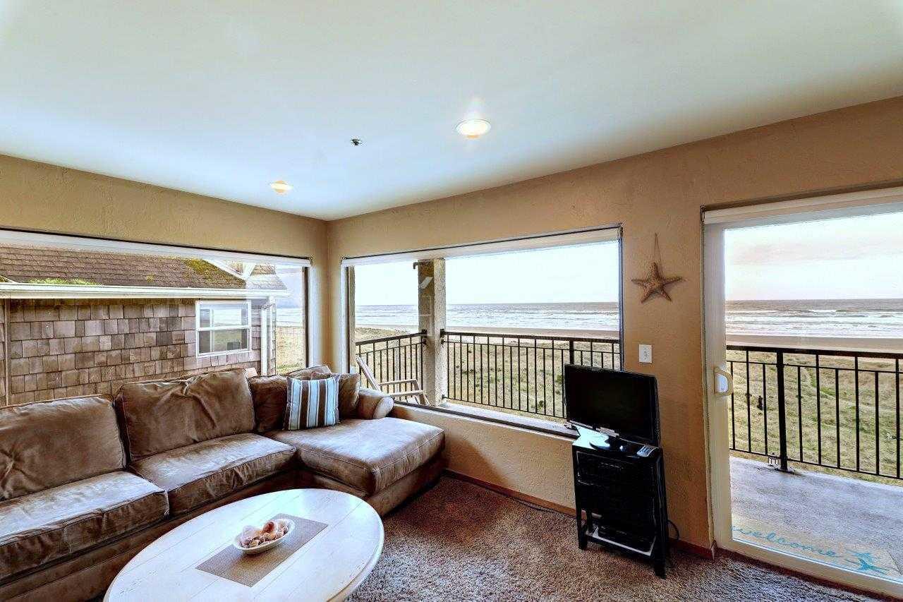 561 South Promenade Seaside, OR 97138 - Photo 13 of 35 Beach Club condo living room to view