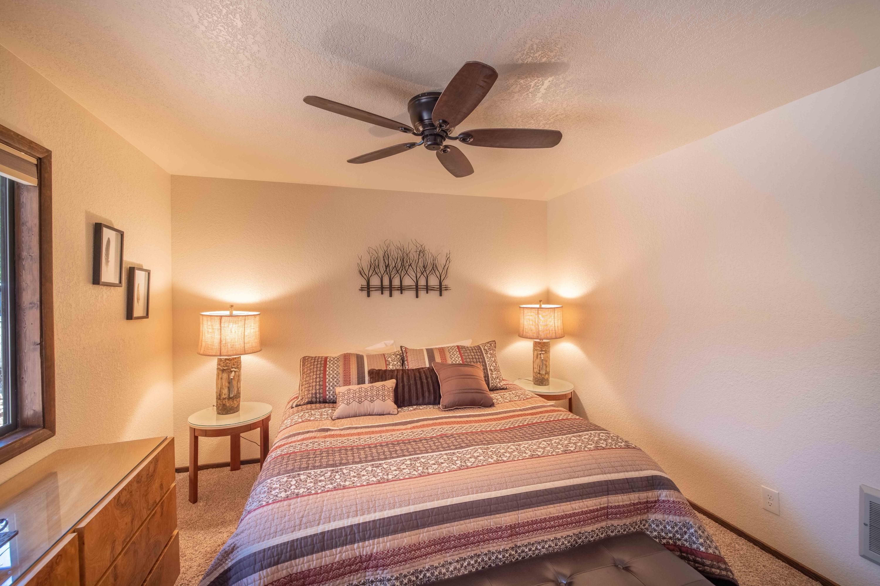 464 Riverside Avenue Sugarloaf, CA 92386 - Photo 22 of 36 022_1st Bedroom 2