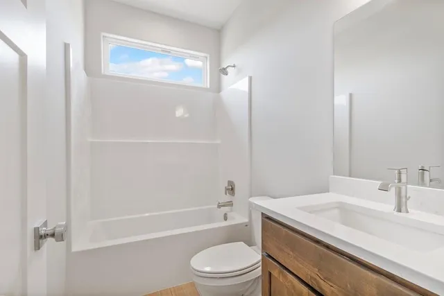 $669,900 | 1309 Larkspur Place, Raymore, MO 64083