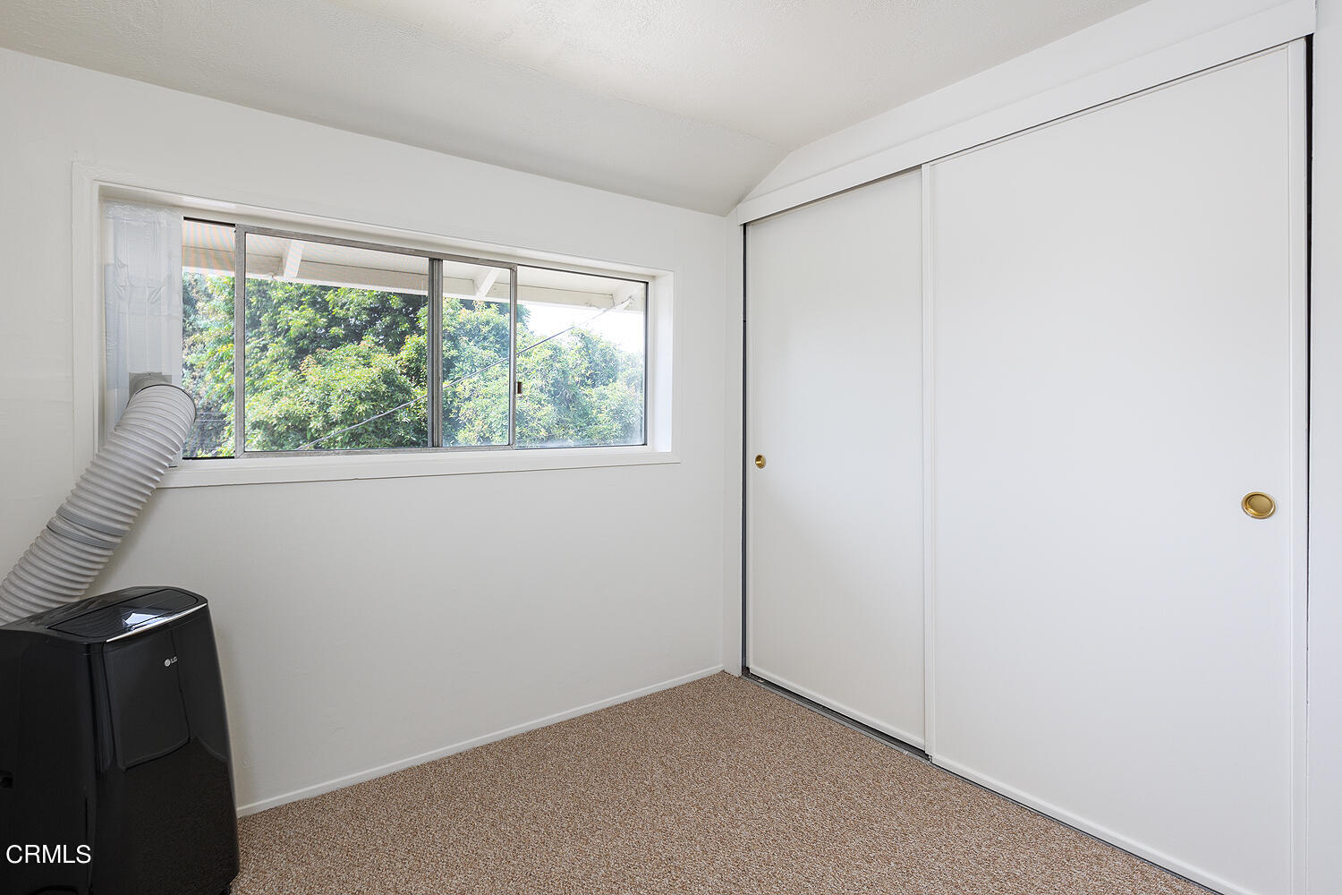 964 Atchison Street, Unit C Pasadena, CA 91104 - Photo 15 of 15 an empty room with a window