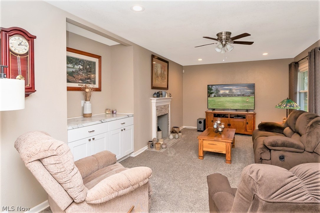 530 Butler Road Northeast Warren, OH 44483 - Photo 3 of 33 Gallery Image 3