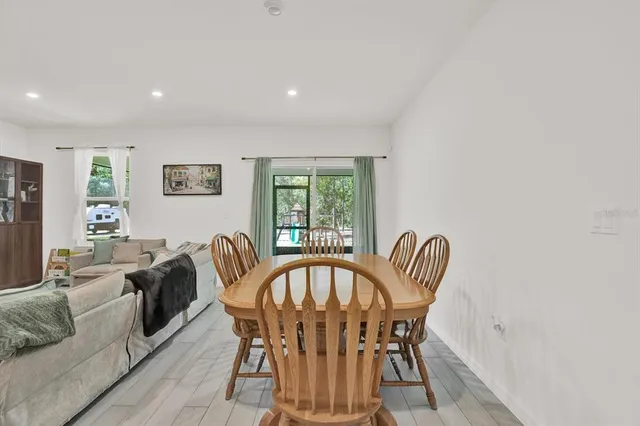 $2,300 | 18187 Macassar Road, Weeki Wachee, FL 34614