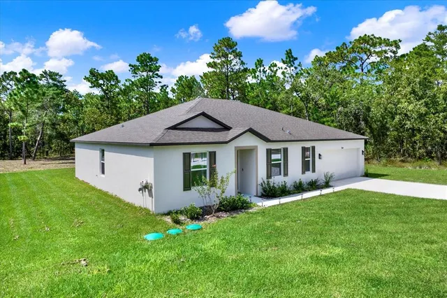 $2,300 | 18187 Macassar Road, Weeki Wachee, FL 34614
