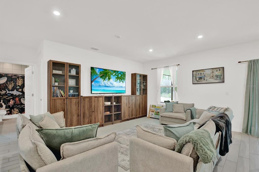 18187 Macassar Road Weeki Wachee, FL 34614 - Photo 7 of 33