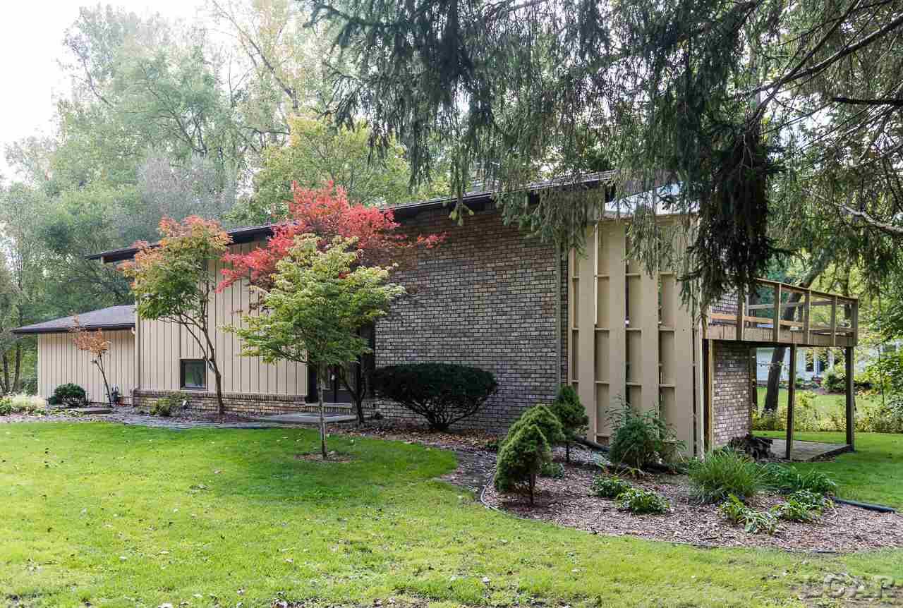 4755 Hooks Mill Road Adrian, MI 49221 - Photo 3 of 78 31397245-2.JPG