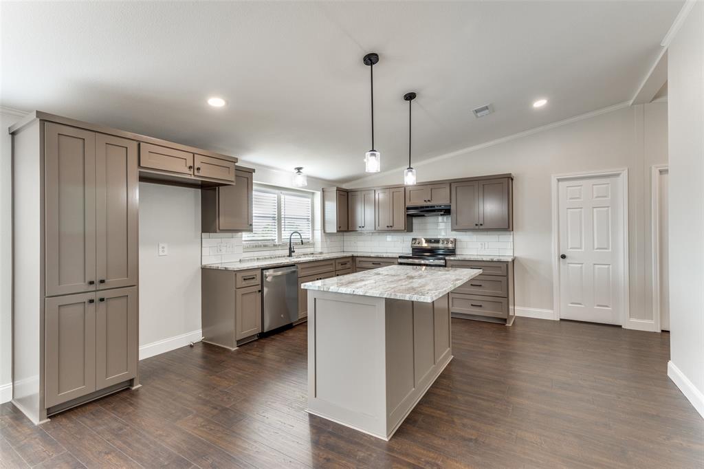 288 Strawberry Lane Rhome, TX 76078 - Photo 7 of 25