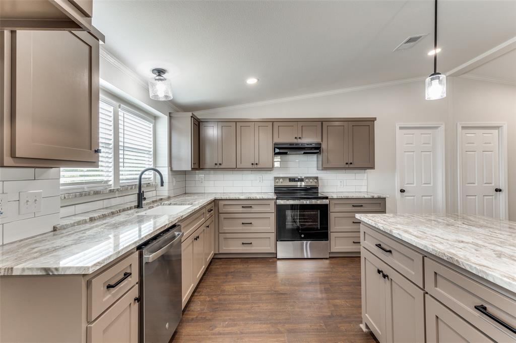 288 Strawberry Lane Rhome, TX 76078 - Photo 9 of 25