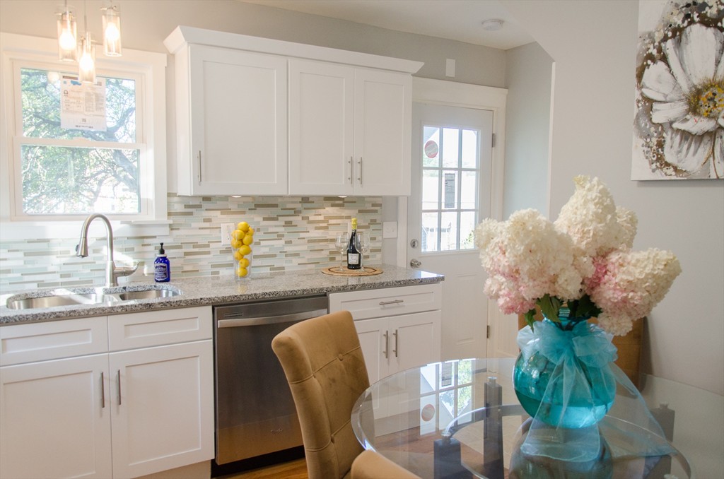 44 Kenwood Road Methuen, MA 01844 - Photo 4 of 20 Gallery Image 4