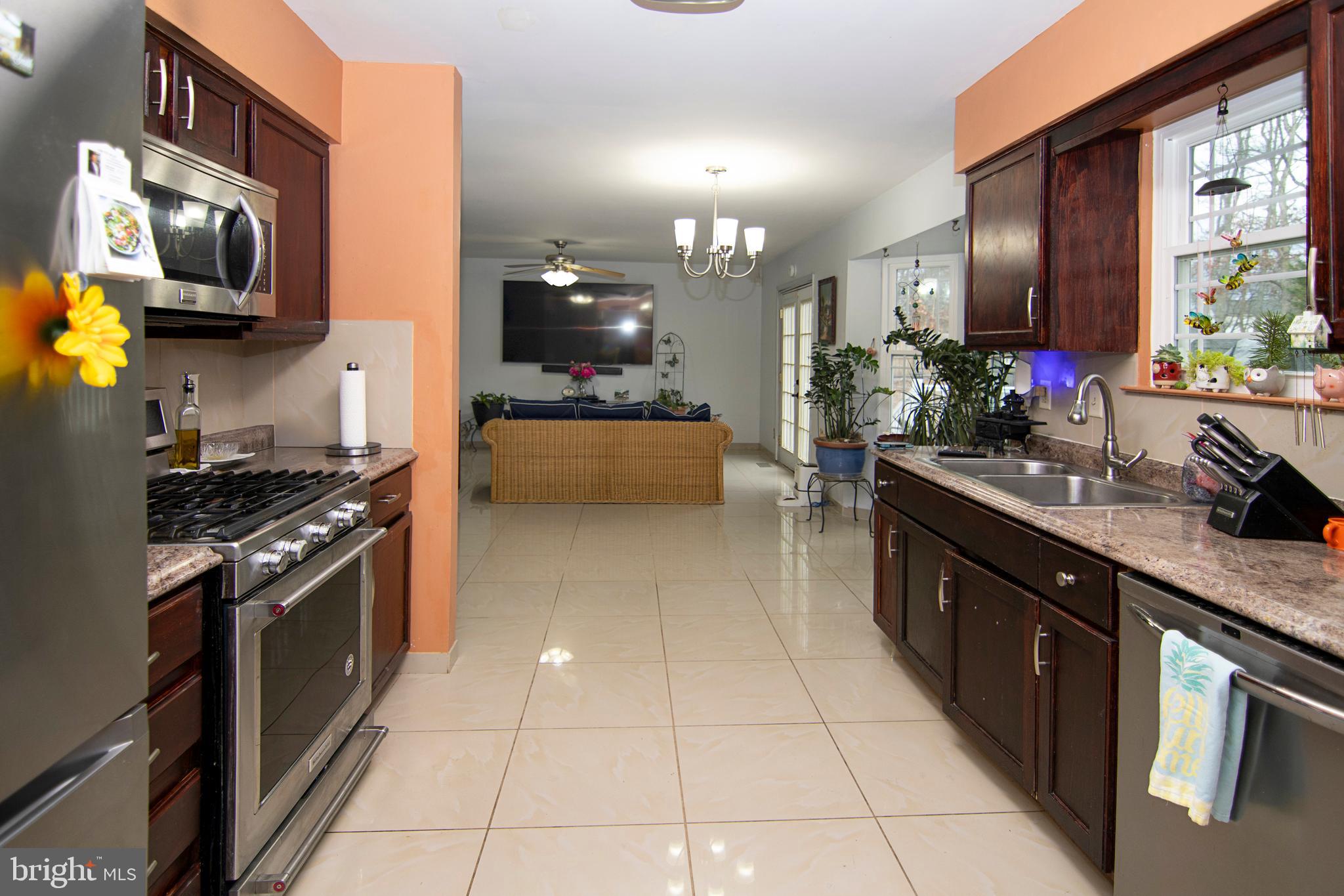 6 Ash Court Sicklerville, NJ 08081 - Photo 10 of 44