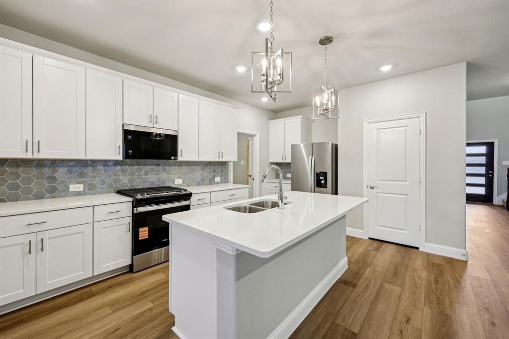 1620 Arches Road Anna, TX 75409 - Photo 2 of 40 Photo is not of the actual home, but is an inspirational photo of builder’s model home and may depict options, furnishings, and/or decorator features that are not included.