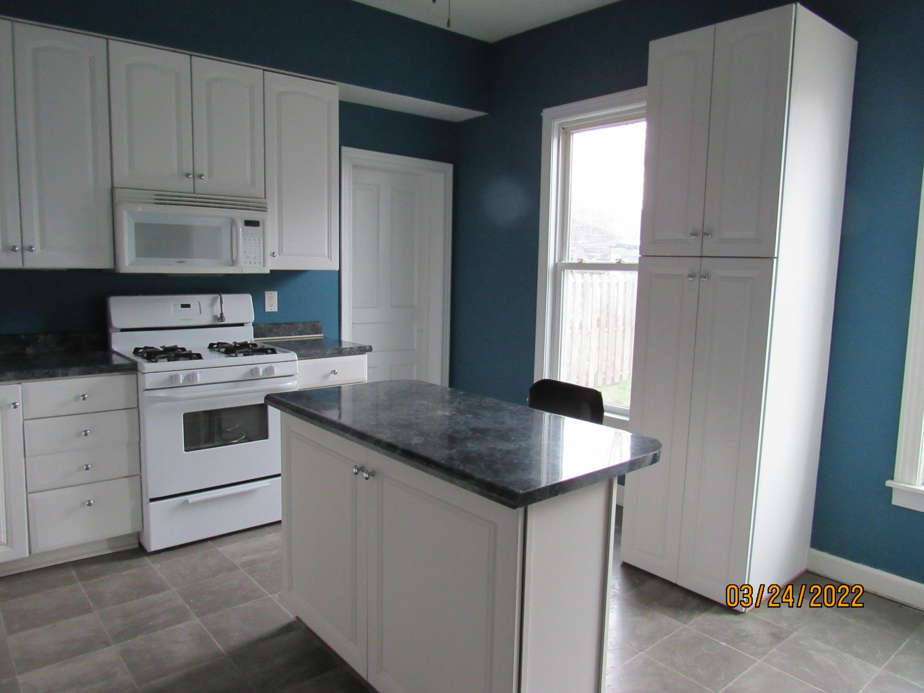 325 North Shaffer Street Springfield, OH 45504 - Photo 12 of 26