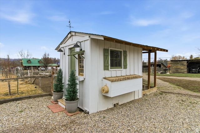 287 South 100 East Spring City, UT 84662 - Photo 38 of 44 Chicken coop with aviary and nesting boxes