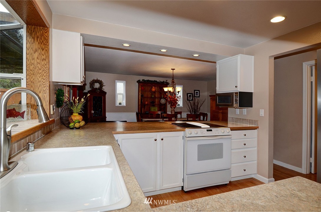 714 213th Street Southeast Bothell, WA 98021 - Photo 11 of 25