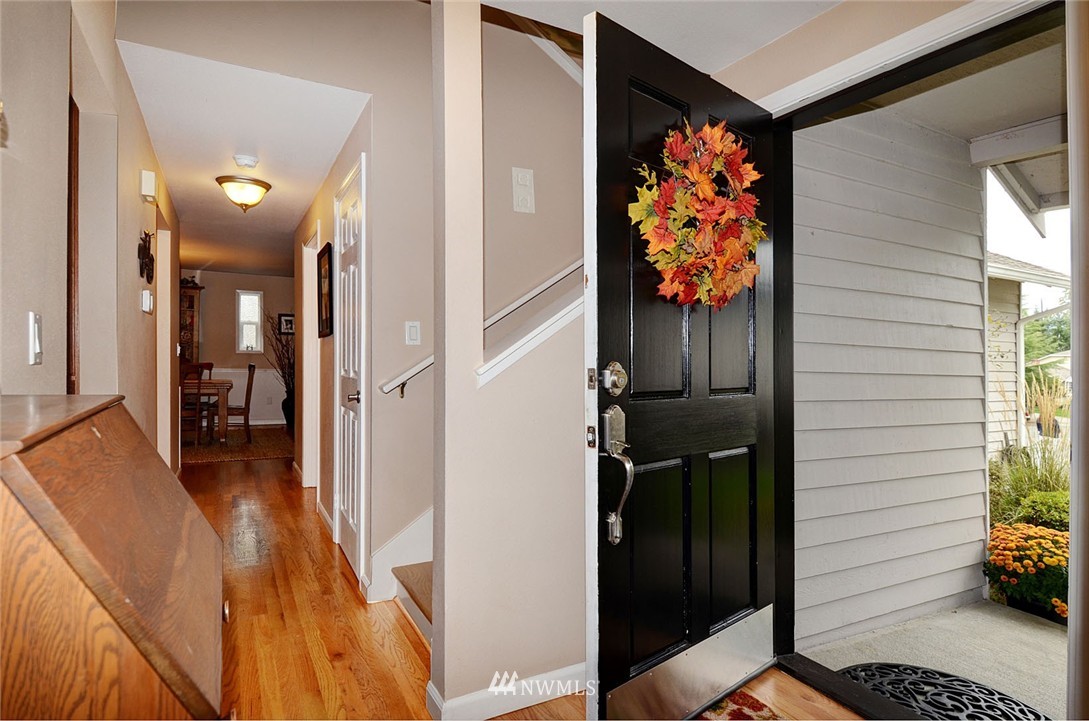 714 213th Street Southeast Bothell, WA 98021 - Photo 3 of 25