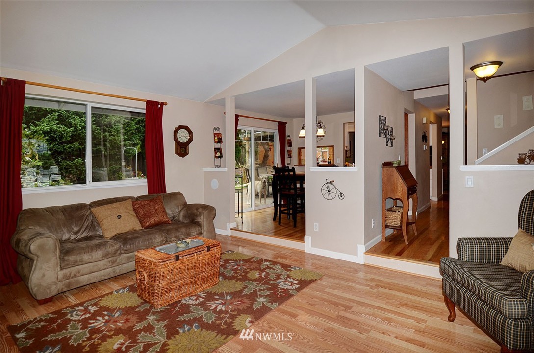 714 213th Street Southeast Bothell, WA 98021 - Photo 4 of 25