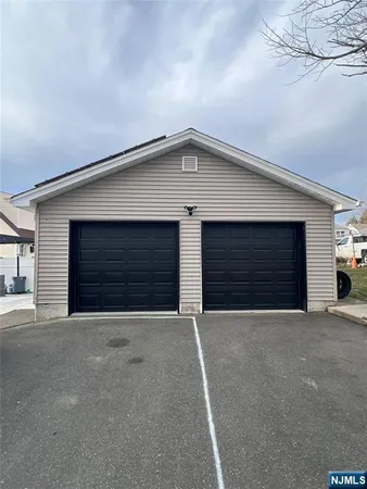 $4,600 | 493 River Drive, Elmwood Park, NJ 07407