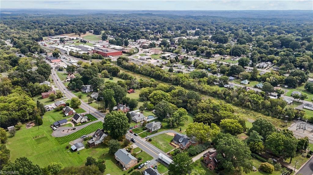 1308 East Meadow Road Eden, NC 27288 - Photo 11 of 40