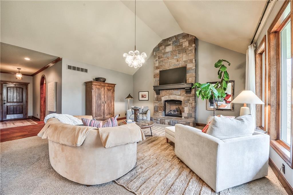 4941 Noland Road Shawnee, KS 66216 - Photo 11 of 42