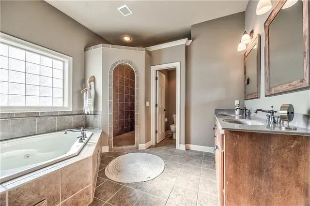 $650,000 | 4941 Noland Road, Shawnee, KS 66216