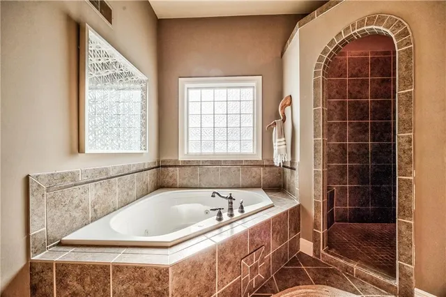 $650,000 | 4941 Noland Road, Shawnee, KS 66216