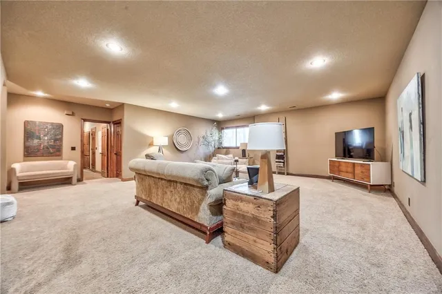 $650,000 | 4941 Noland Road, Shawnee, KS 66216