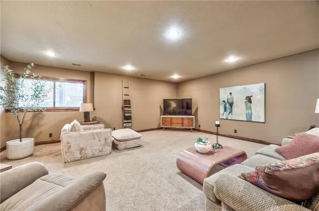 $650,000 | 4941 Noland Road, Shawnee, KS 66216