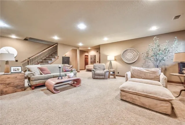 $650,000 | 4941 Noland Road, Shawnee, KS 66216