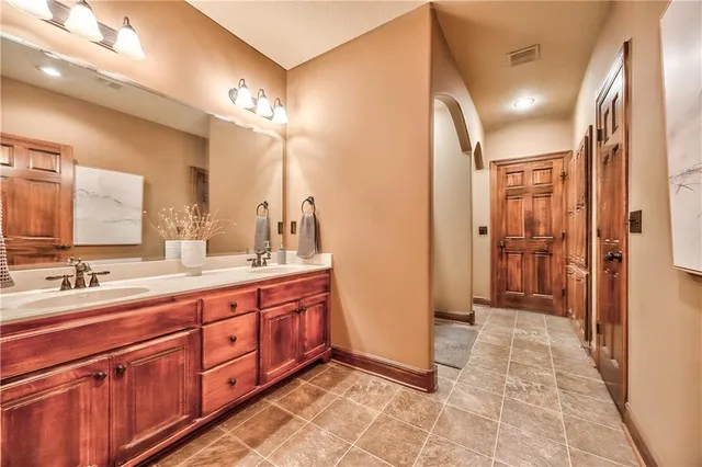 $650,000 | 4941 Noland Road, Shawnee, KS 66216