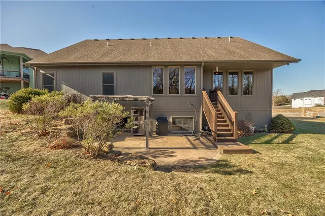 $650,000 | 4941 Noland Road, Shawnee, KS 66216