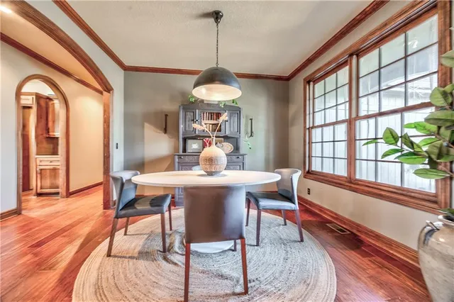 $650,000 | 4941 Noland Road, Shawnee, KS 66216