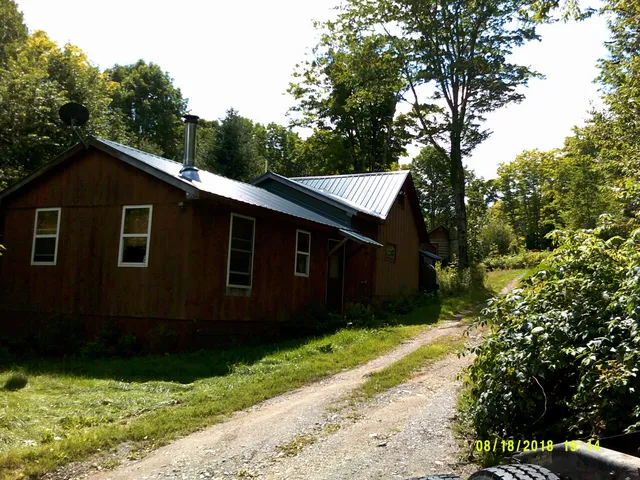 $160,000 | 17 Kingsbury Road, Wellington, ME 04942