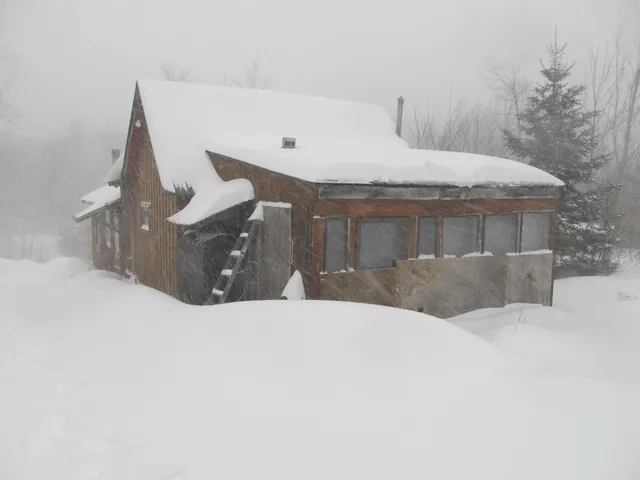 $160,000 | 17 Kingsbury Road, Wellington, ME 04942