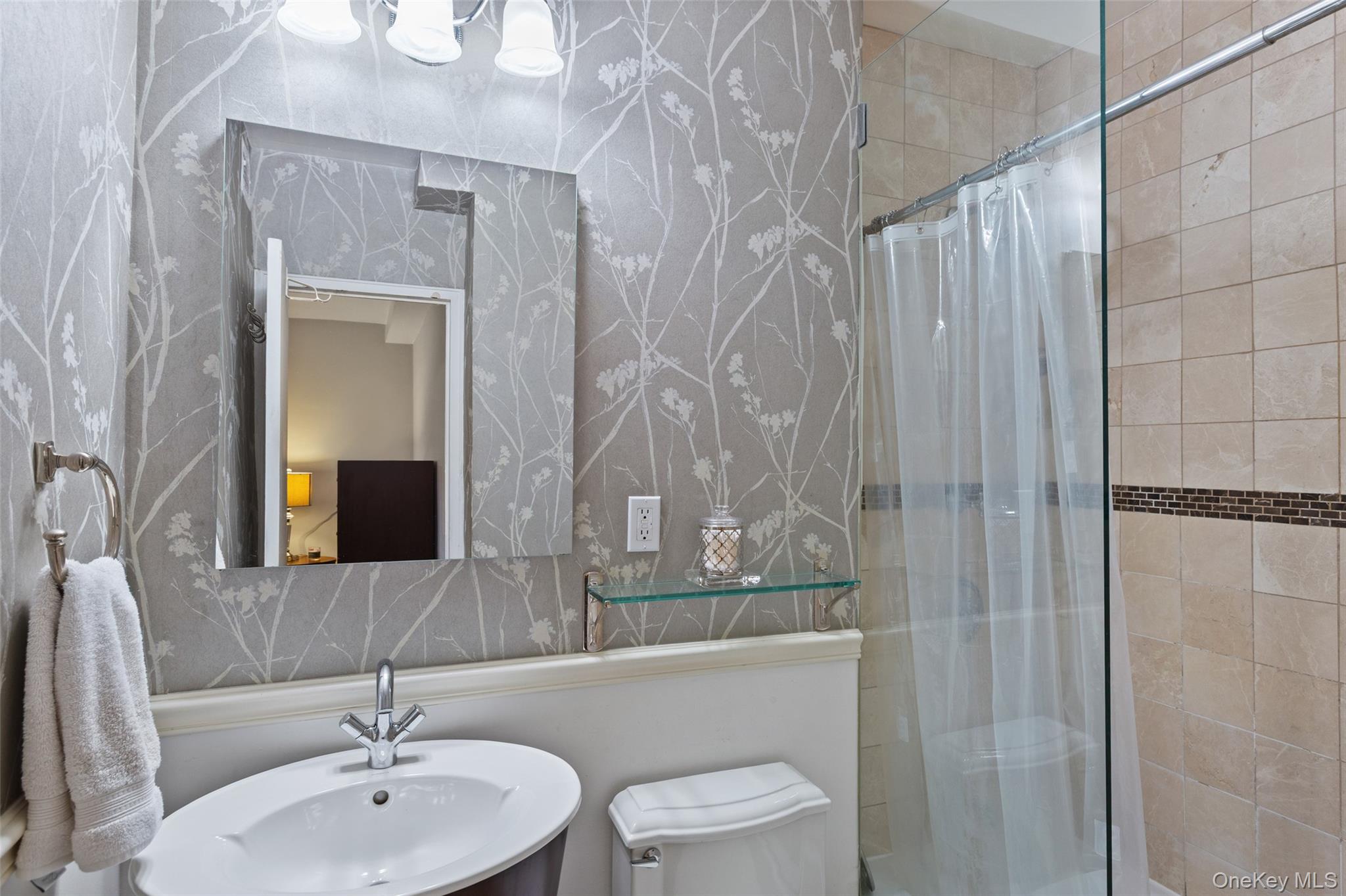 230 Garth Road, Unit 7B1 Scarsdale, NY 10583 - Photo 14 of 24 Primary Bath w/Tumbled Marble