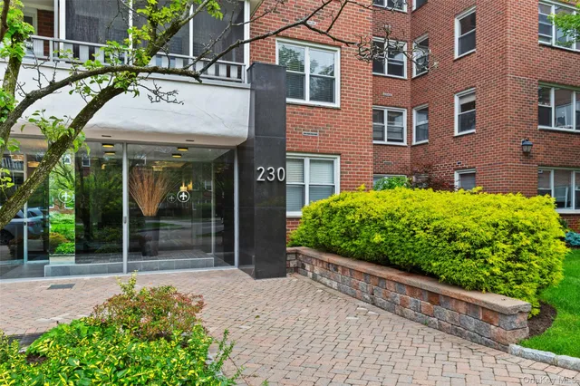 $329,000 | 230 Garth Road, Unit 7B1, Scarsdale, NY 10583