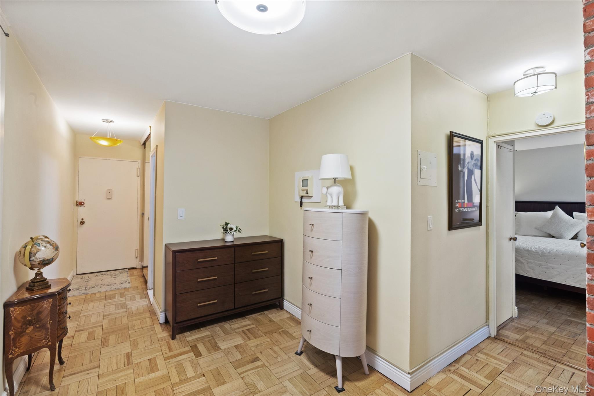 230 Garth Road, Unit 7B1 Scarsdale, NY 10583 - Photo 9 of 24 Entry Hall w/Hall View to Bedroom