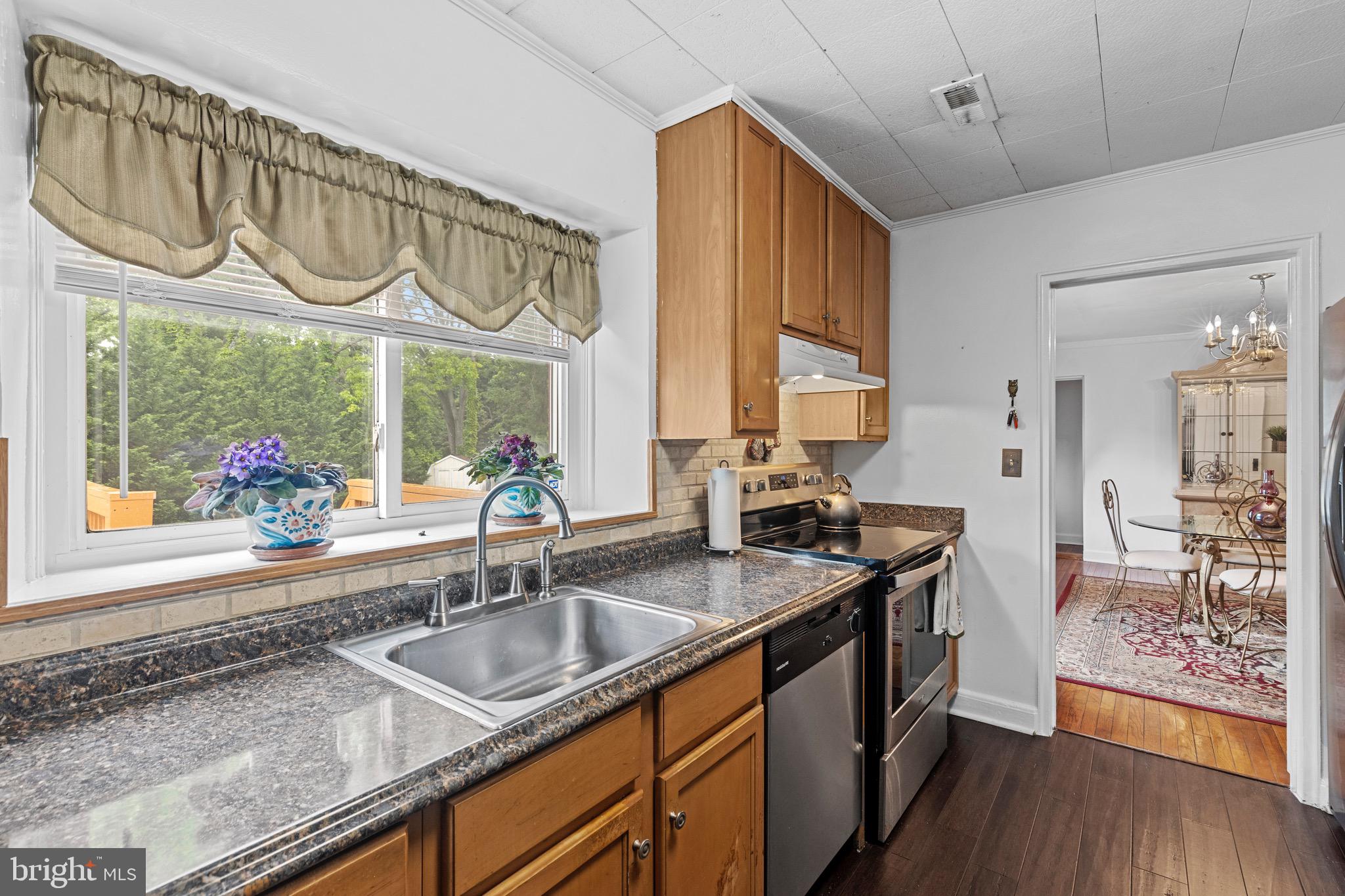 9214 Frederick Road Ellicott City, MD 21042 - Photo 15 of 41