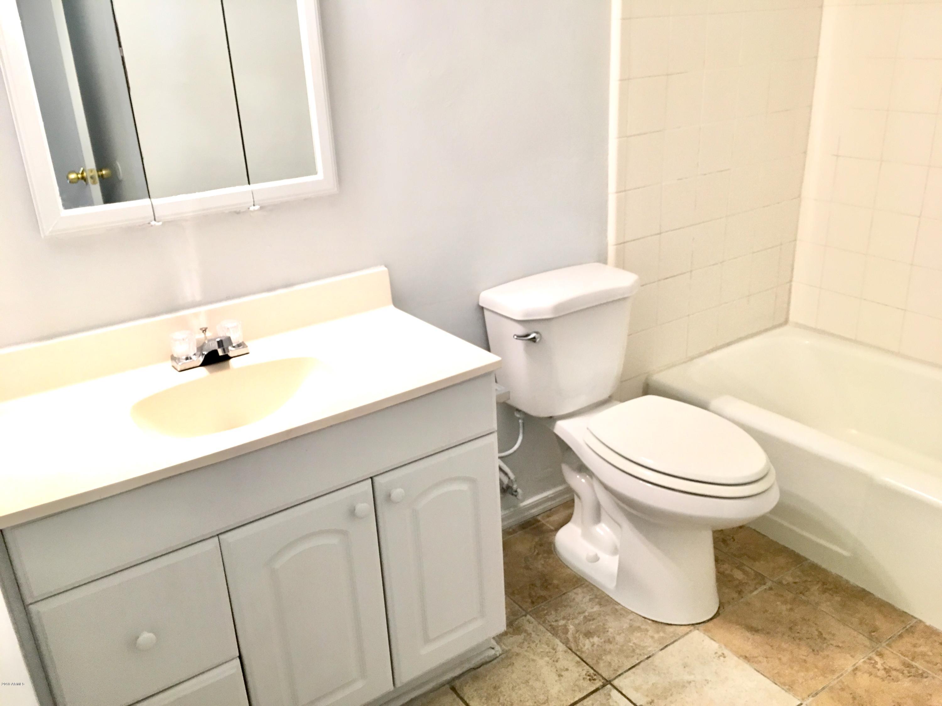129 West Ray Road Chandler, AZ 85225 - Photo 13 of 15 Bathroom