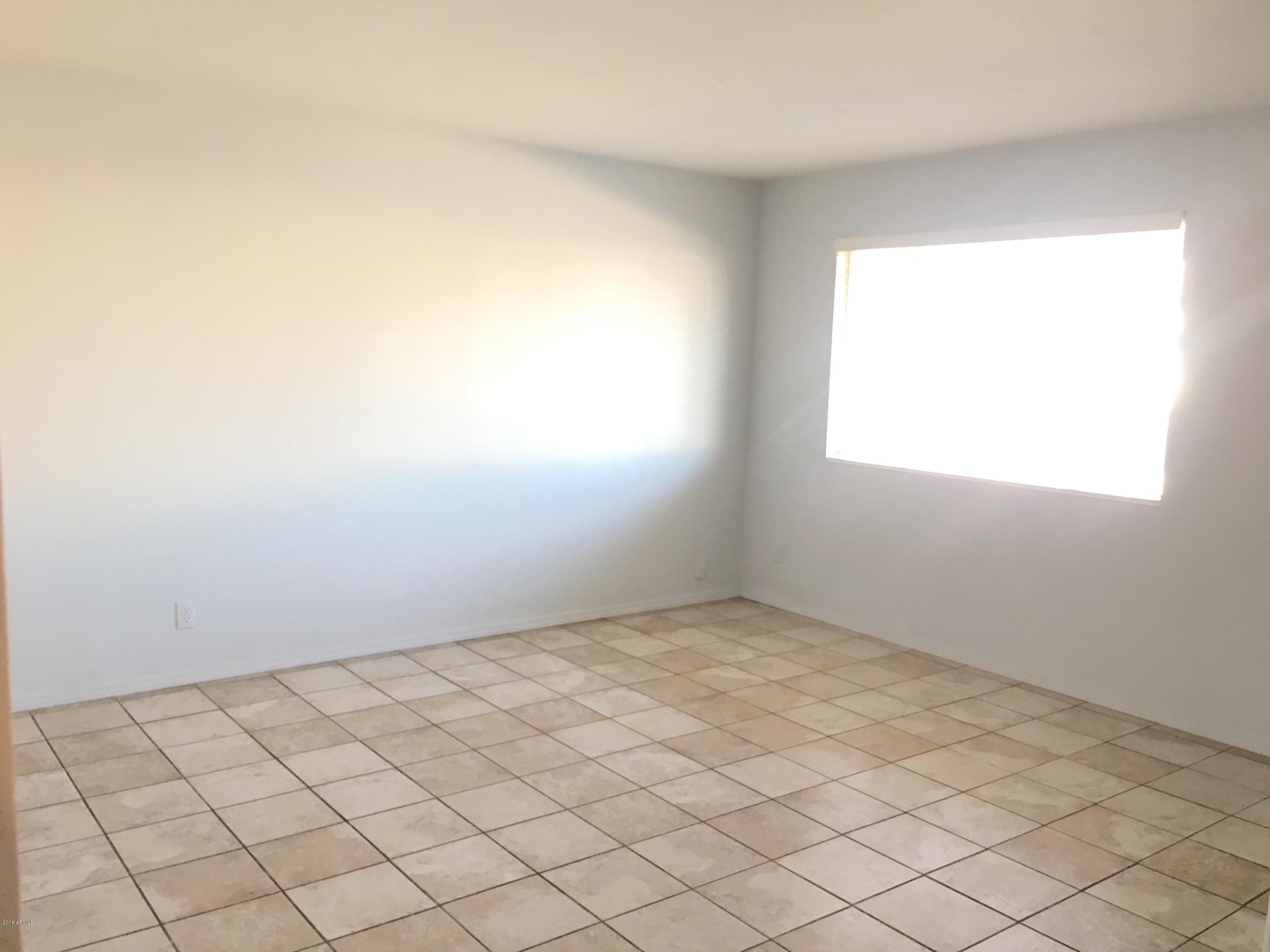 129 West Ray Road Chandler, AZ 85225 - Photo 2 of 15 Living Room