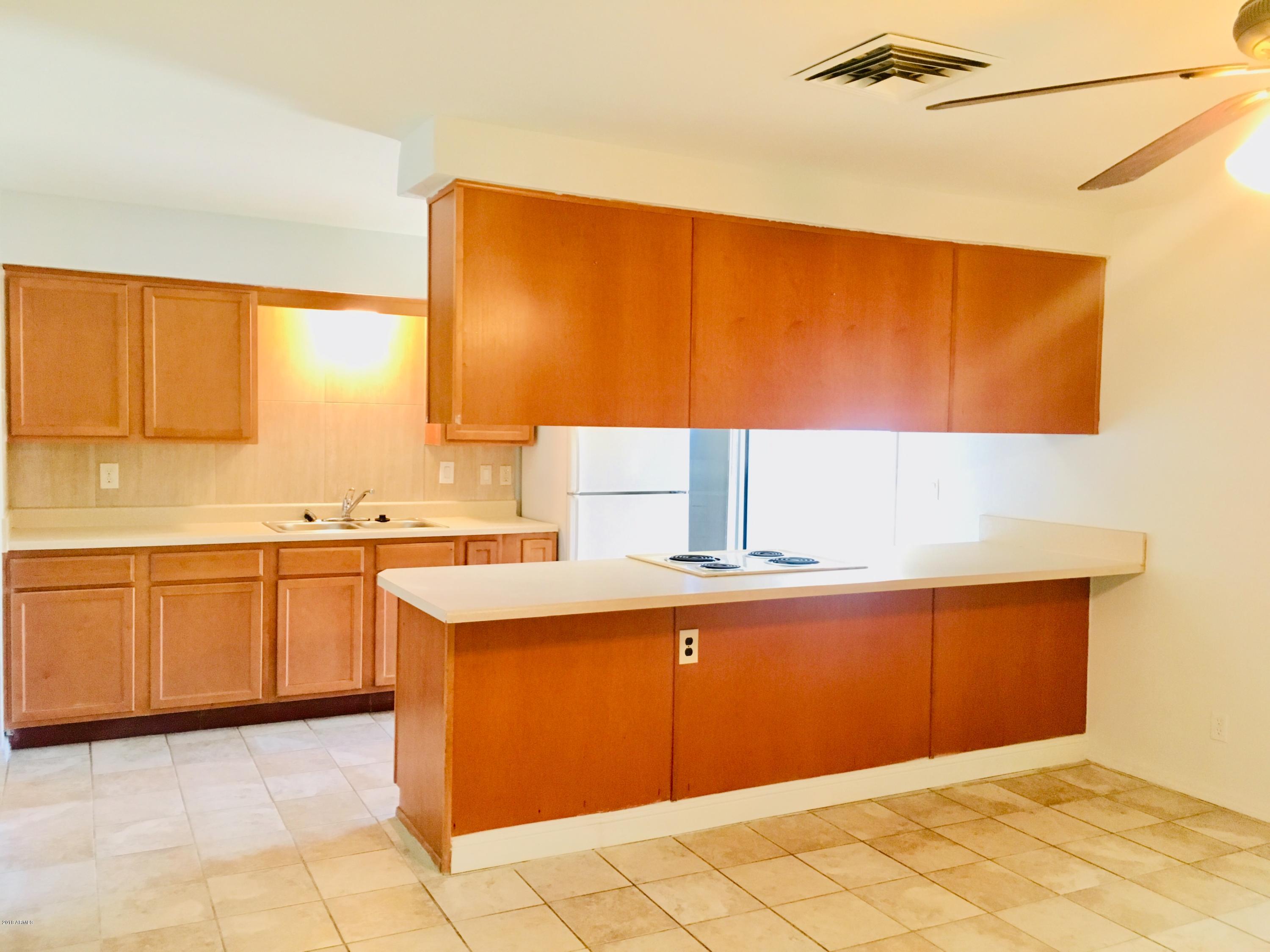 129 West Ray Road Chandler, AZ 85225 - Photo 5 of 15 Kitchen