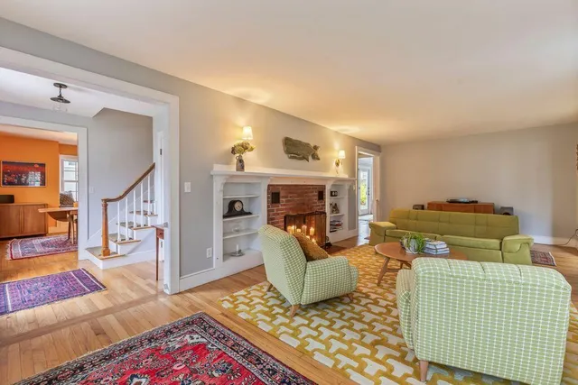 $1,100,000 | 40 Stonybrook Road, Cape Elizabeth, ME 04107