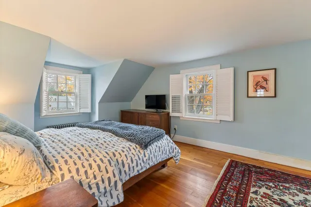 $1,100,000 | 40 Stonybrook Road, Cape Elizabeth, ME 04107