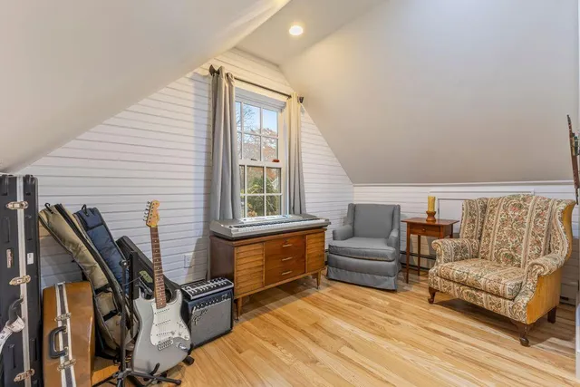 $1,100,000 | 40 Stonybrook Road, Cape Elizabeth, ME 04107